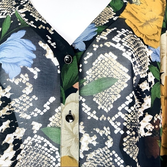 CAbi Snake Charmer Blouse Size M - Picture 6 of 14
